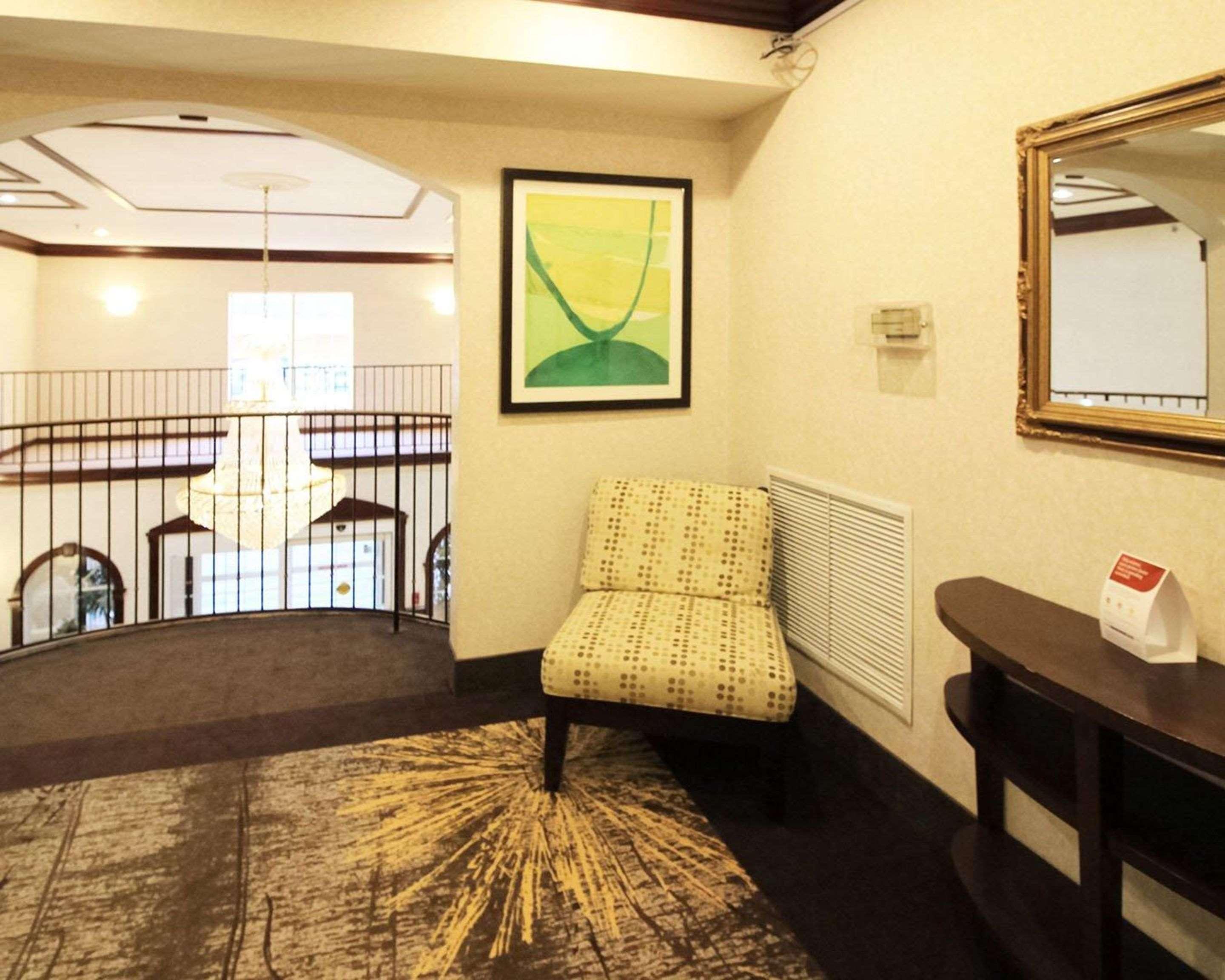 Comfort Suites Near University North Brunswick Zewnętrze zdjęcie